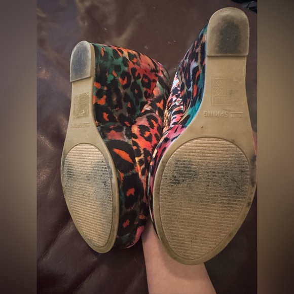 Spring Multicolor Leopard Print Heels in Orange, Pink & Teal - Picture 9 of 10